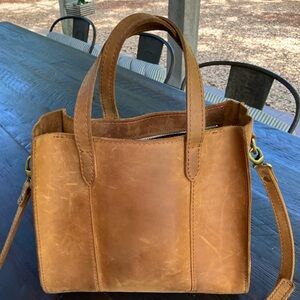 Portland Leather- Lola Crossbody Tote- zipper